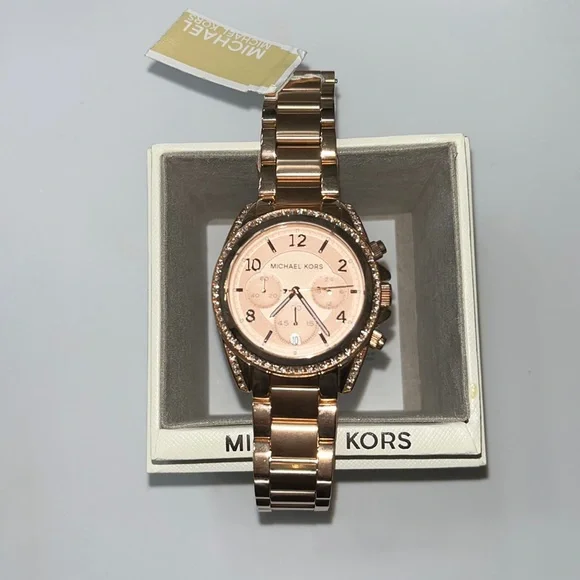 MK watch - ROSE GOLD. Never worn. Never Worn Michael Kors Lake Black Croco Studded Leather  main image 2